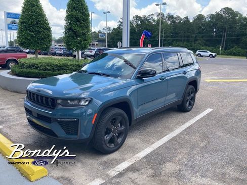 Used 2026 Jeep Grand Cherokee L Limited w/ Limited Altitude Package RWD image 3