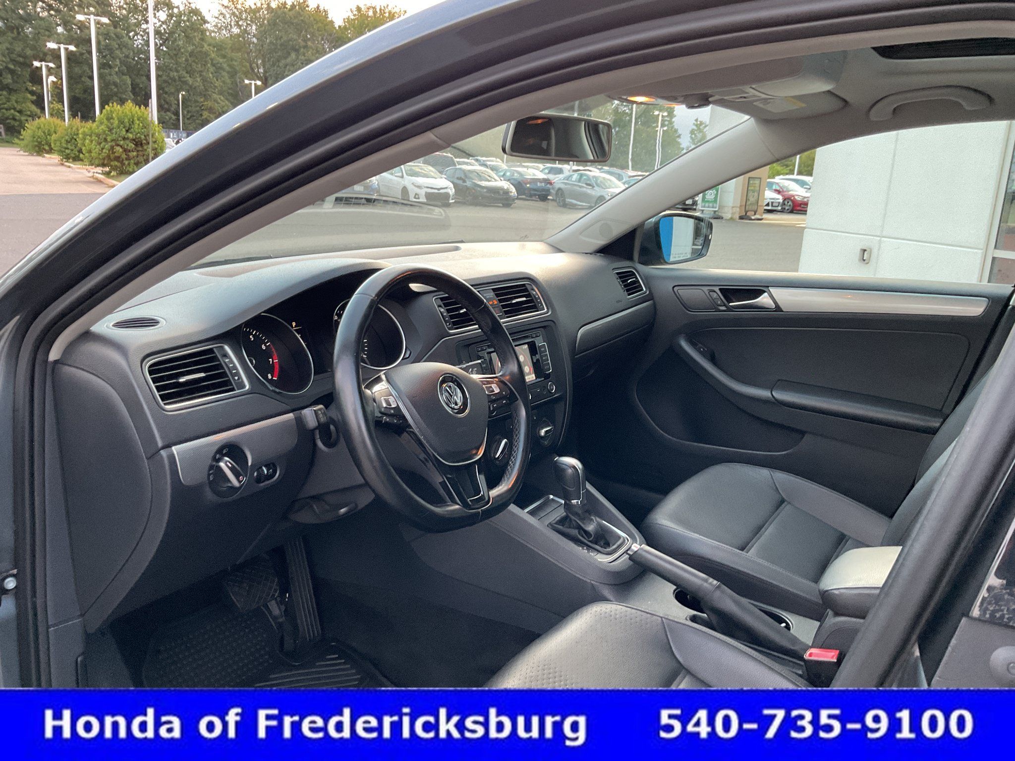 Used 2015 Volkswagen Jetta SE FWD image 33