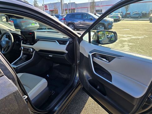 New 2025 Toyota RAV4 XLE Premium image 10