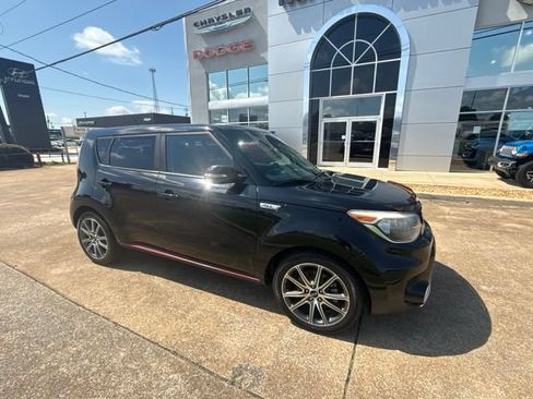 Used 2019 Kia Soul ! FWD image 2