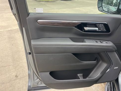 New 2026 Chevrolet Suburban Premier image 16