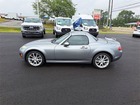 Used 2009 MAZDA MX-5 Miata Touring image 2