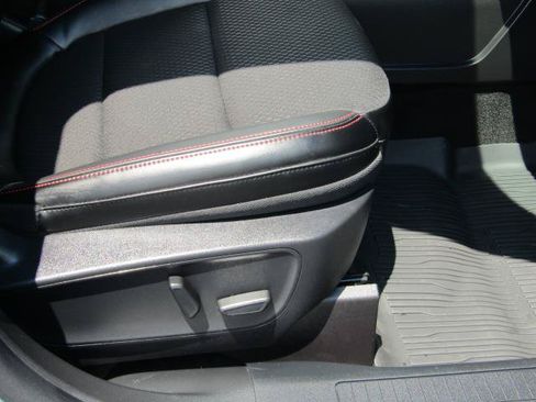 Used 2025 Ford Escape ST-Line Elite w/ Class II Trailer Tow Package AWD/4WD image 11