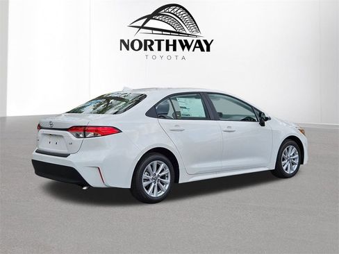 New 2026 Toyota Corolla LE image 4