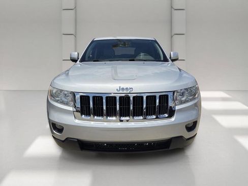 Used 2011 Jeep Grand Cherokee Laredo RWD image 2