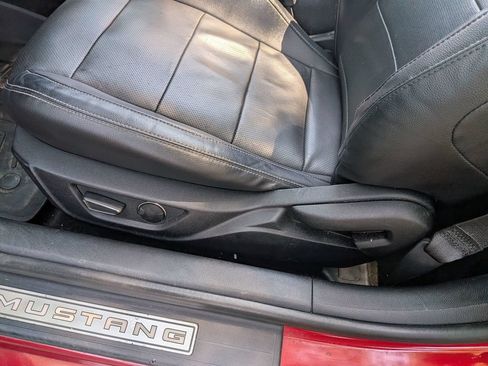 Used 2017 Ford Mustang Premium RWD image 20
