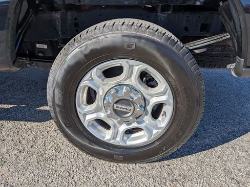 Used 2025 Ford F250 XLT image 15