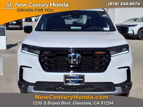 New 2025 Honda Pilot TrailSport image 2