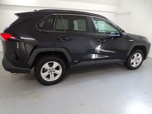 Used 2021 Toyota RAV4 XLE w/ Convenience Package AWD/4WD image 23