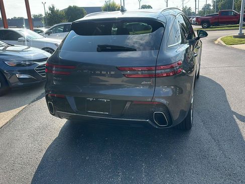 Used 2022 Genesis GV70 2.5T w/ Advanced Package AWD/4WD image 4