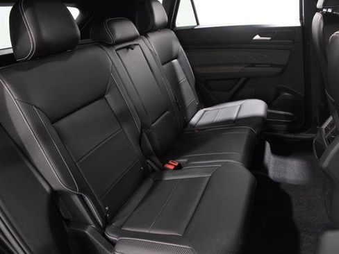 Used 2023 Volkswagen Atlas Cross Sport SEL image 17