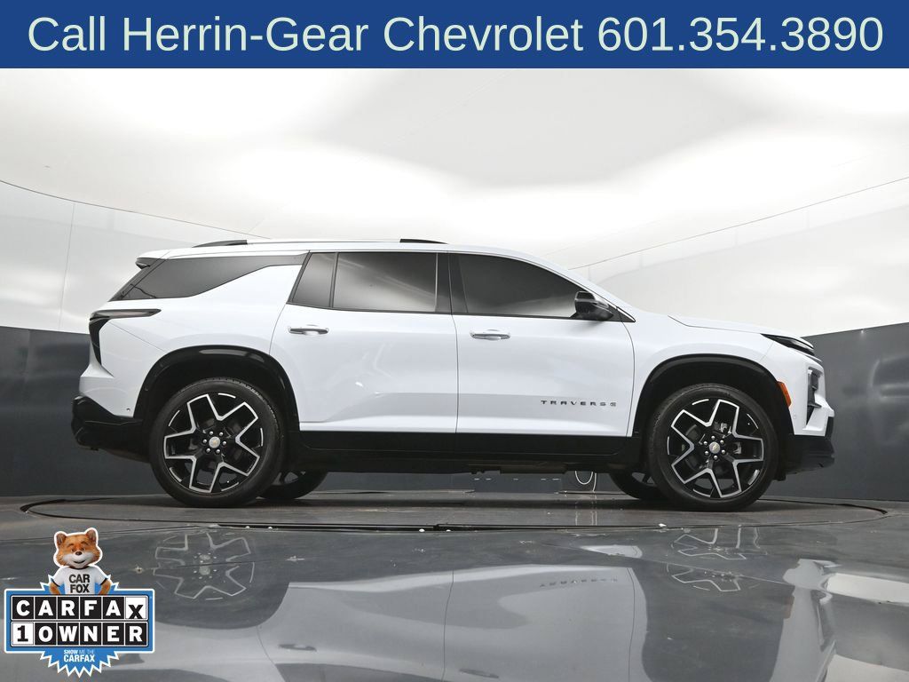 Used 2026 Chevrolet Traverse High Country FWD image 43