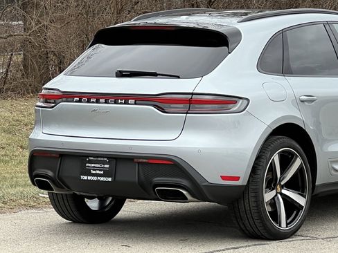 Certified 2025 Porsche Macan image 9