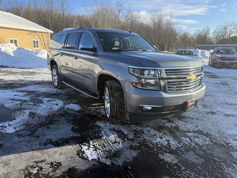 Used 2018 Chevrolet Suburban Premier image 3