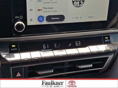 Certified 2025 Toyota Camry SE FWD image 15