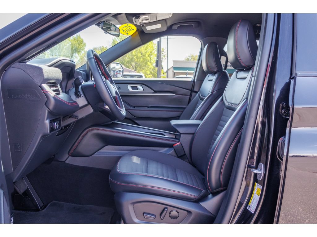 Used 2025 Ford Explorer ST-Line AWD/4WD image 17