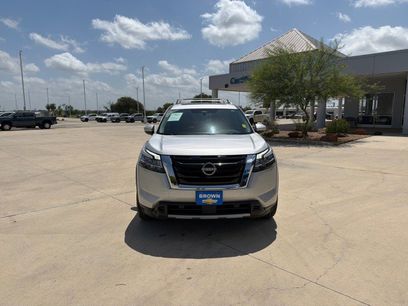 Used 2024 Nissan Pathfinder Platinum w/ Cargo Package