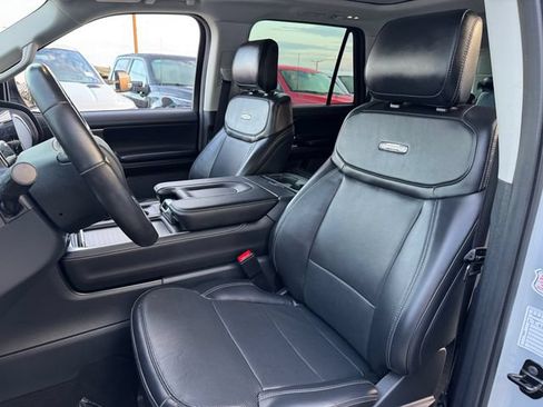 Used 2025 Ford Expedition Platinum AWD/4WD image 14