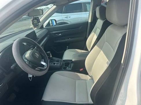 Used 2024 Honda CR-V EX image 4