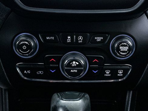 Used 2022 Jeep Cherokee Trailhawk w/ Comfort/Convenience Group image 20