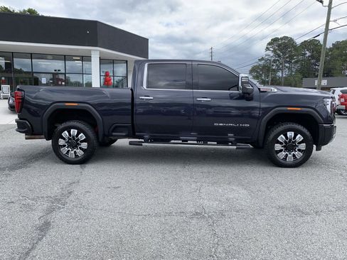 Used 2024 GMC Sierra 2500 Denali image 6