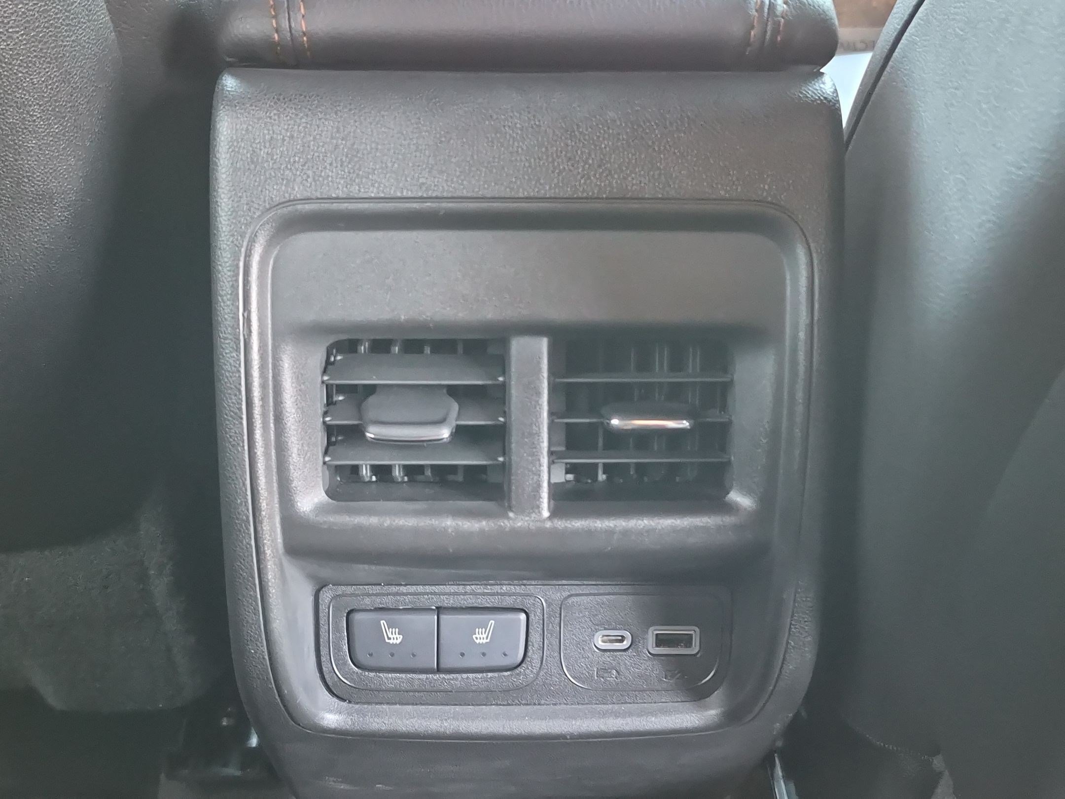 Used 2019 Cadillac XT4 Sport w/ Cold Weather Package AWD/4WD image 29