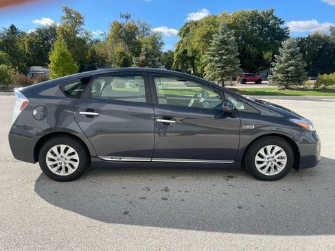 Used 2014 Toyota Prius Prime Hatchback 4D image 4
