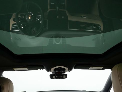 New 2026 Porsche Macan image 20