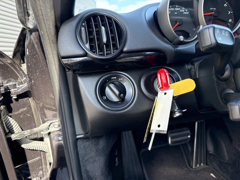 Used 2011 Porsche Boxster Spyder image 34