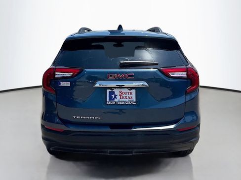 Used 2024 GMC Terrain SLE w/ Driver Convenience Package FWD image 6