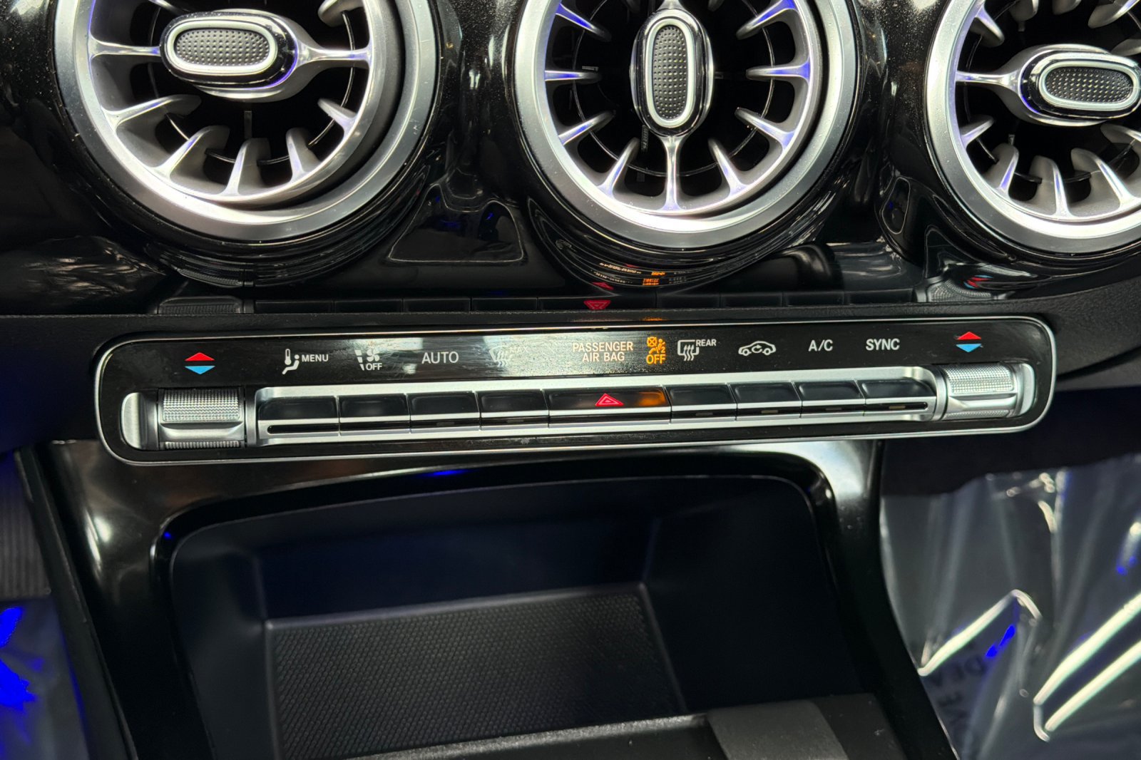 Used 2023 Mercedes-Benz CLA 250 w/ Premium Package image 20