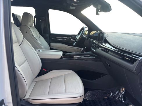 Used 2021 Cadillac Escalade ESV Sport image 15