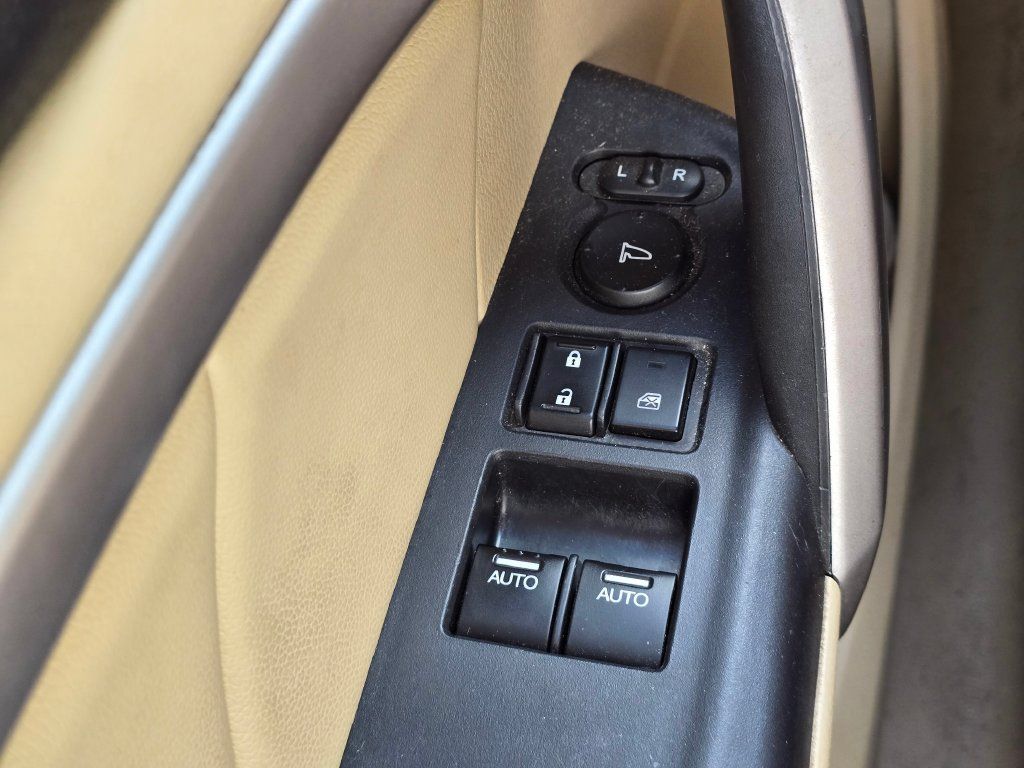 Used 2010 Honda Accord EX-L image 6