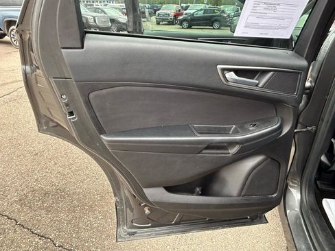 Used 2017 Ford Edge SE AWD/4WD image 13