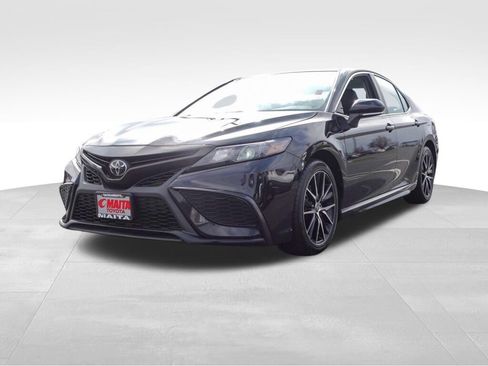 Used 2023 Toyota Camry SE image 8