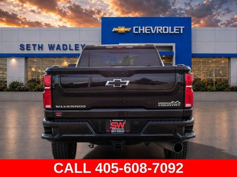 Used 2024 Chevrolet Silverado 2500 High Country w/ High Country Premium Package AWD/4WD image 6