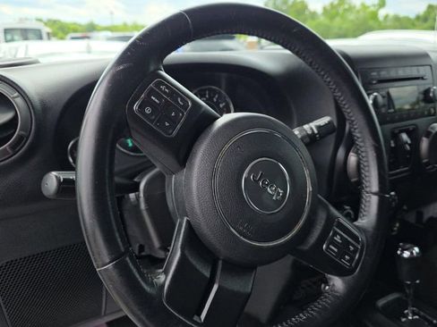 Used 2018 Jeep Wrangler Unlimited Sport AWD/4WD image 7