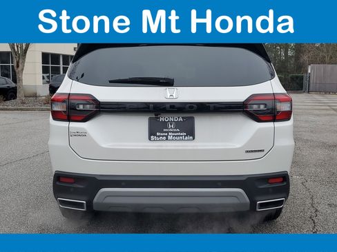 New 2025 Honda Pilot Touring image 5