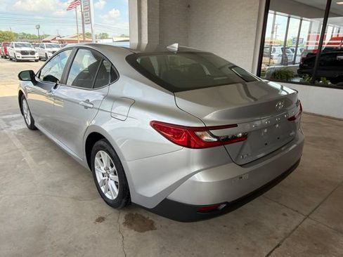 Used 2025 Toyota Camry LE FWD image 3