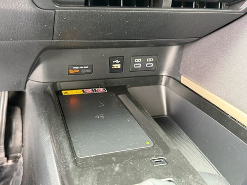 Used 2025 Toyota Camry LE FWD image 27