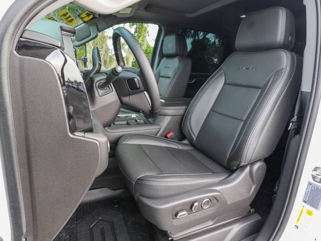 Used 2025 GMC Sierra 3500 Denali w/ Denali Reserve Package AWD/4WD image 15