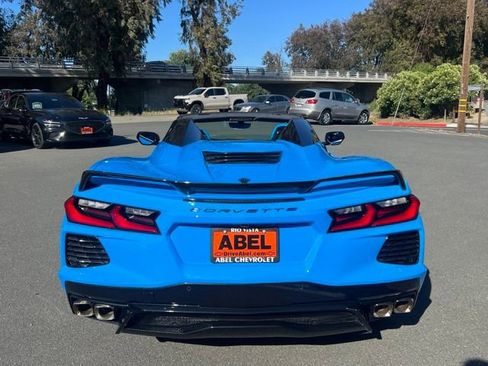Used 2023 Chevrolet Corvette Stingray Premium Conv w/ Z51 Performance Package RWD image 8