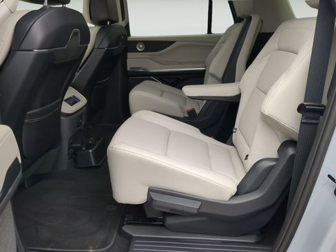 New 2026 Lincoln Navigator L Reserve AWD/4WD image 22