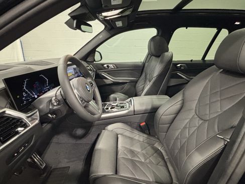 New 2026 BMW X5 xDrive40i w/ M Sport Package AWD/4WD image 13