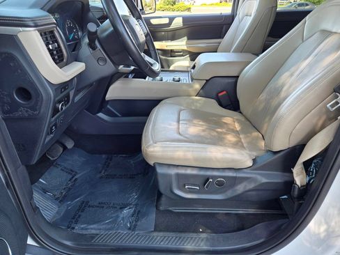 Used 2024 Ford Expedition Max Limited AWD/4WD image 19