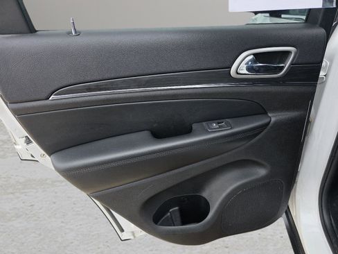 Used 2019 Jeep Grand Cherokee Limited w/ Luxury Group II image 32