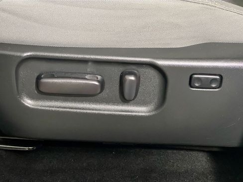 Used 2022 Toyota Tacoma SR5 RWD image 15