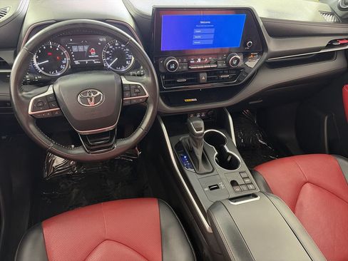 Used 2023 Toyota Highlander XSE FWD image 21