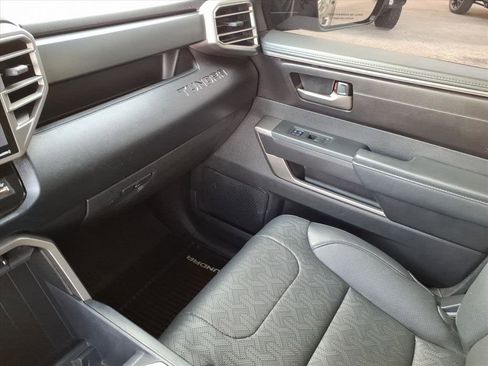 Used 2022 Toyota Tundra SR5 w/ SR5 Premium Package AWD/4WD image 34