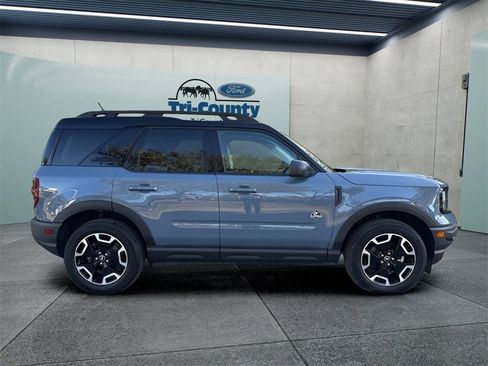 Used 2024 Ford Bronco Sport Outer Banks w/ Tech Package image 8